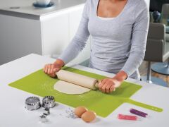 Joseph Joseph Roll-Up Kaydırmaz Silikon Hamur Matı -Yeşil