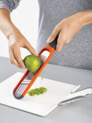 Joseph Joseph Handi-Grate 2´Si 1 Arada Mini Rende Ve Dilimleyici -Turuncu