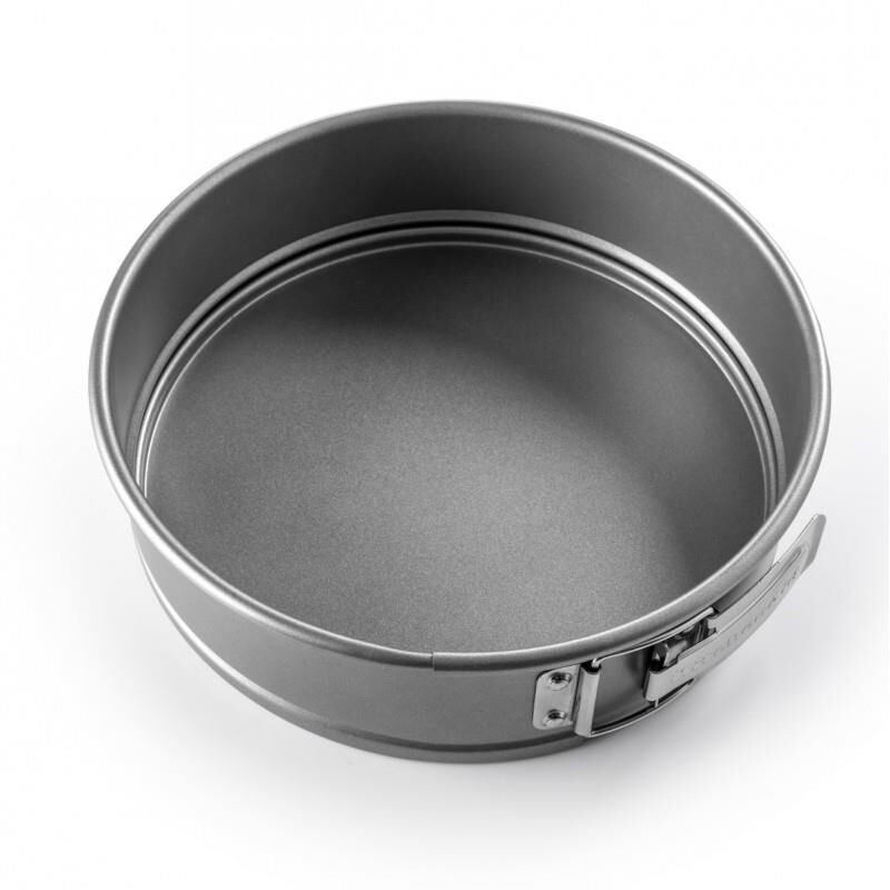 Kitchenaid Kelepçeli Kek Kalıbı 24 Cm 3295