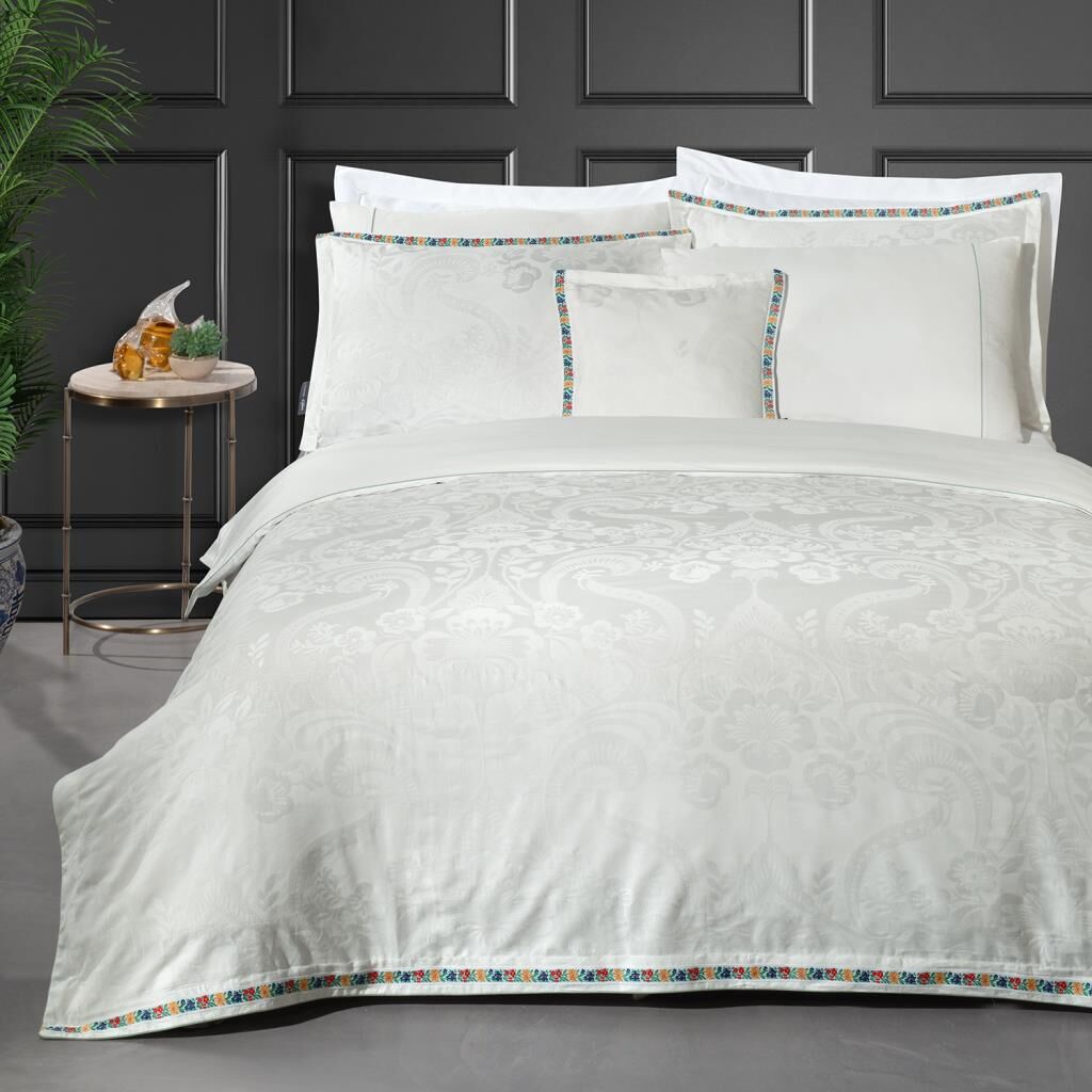 Sarev Shakira Jakarlı Saten Nevresim Takımı Çift Kişilik