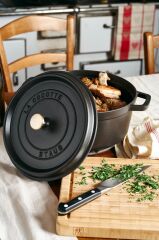 Staub La Cocotte Döküm Tencere | Siyah | 22 Cm | 2,5 L | Yuvarlak