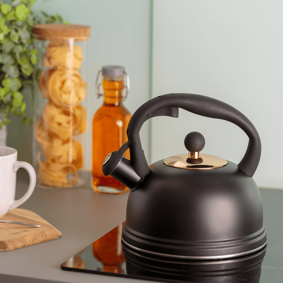 Typhoon Otto Serisi Islık Mekanizmalı Su Isıtıcısı - Siyah
Y 21 x G 22 x Çap 20 cm. 1.8 Lt